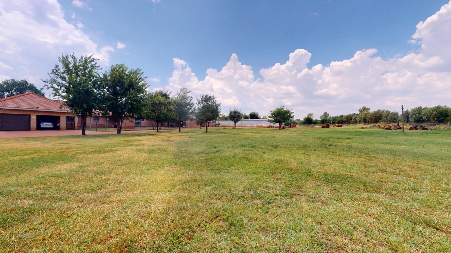 17 Bedroom Property for Sale in Vyfhoek A H North West